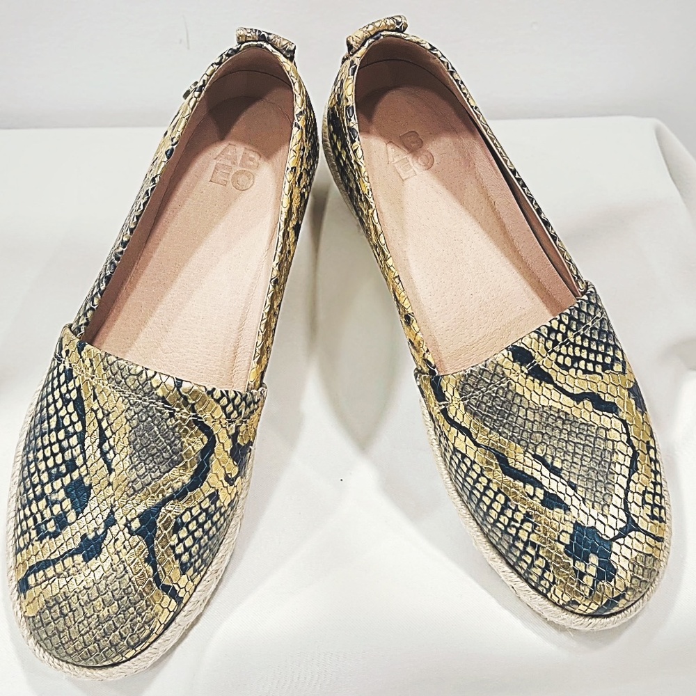 ABEO Women's Blake Metallic Snake Print Shoes